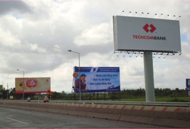 Thi công pano ngoài trời